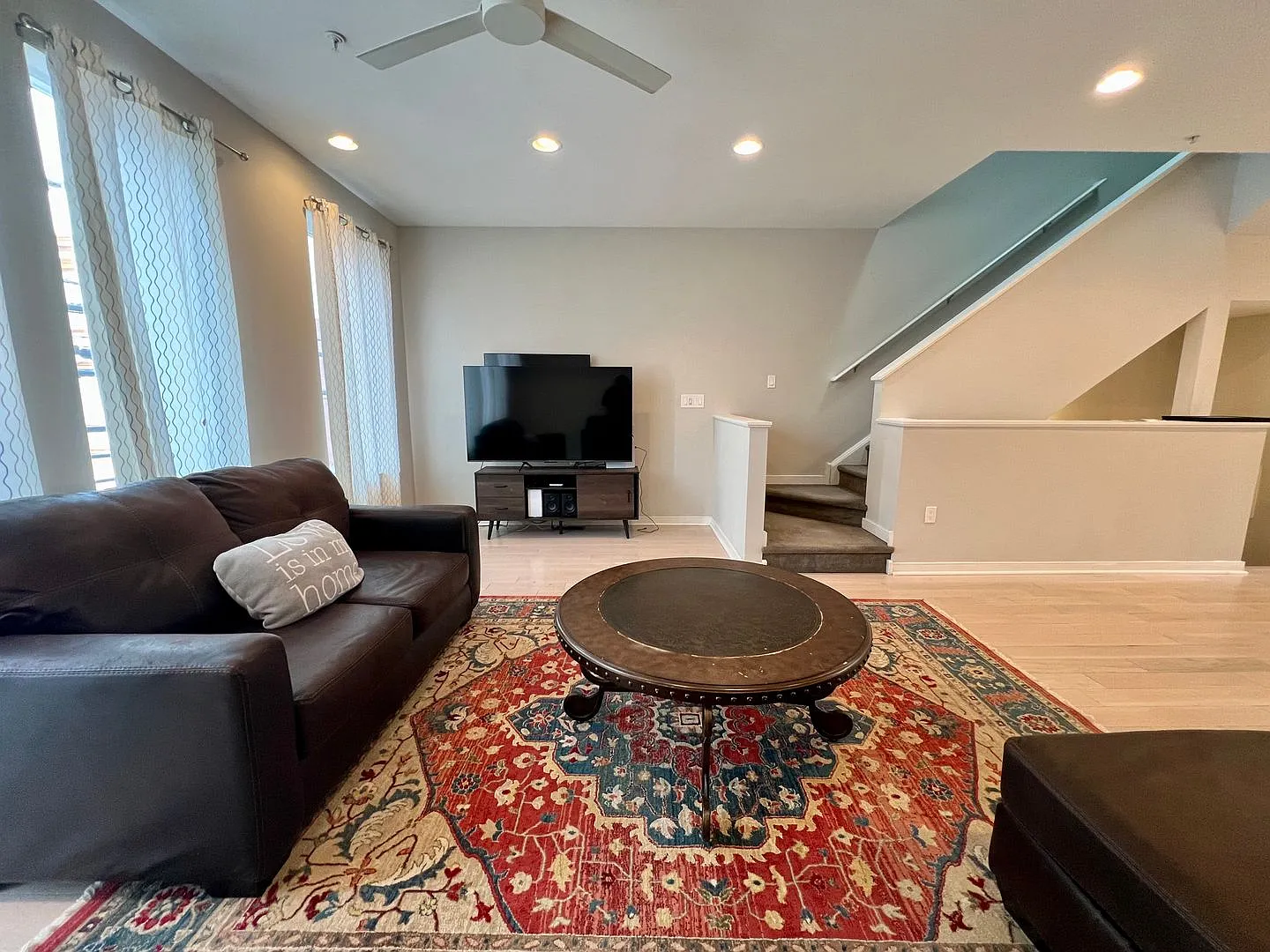 Gorgeous 3-Bedroom Townhome with One-Car Garage in Olde Kensington! Available mid-August! — Photo 4