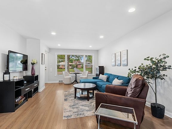 3rd image of 5408 Central Ave