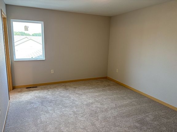 5th image of 3127 40th St S #492