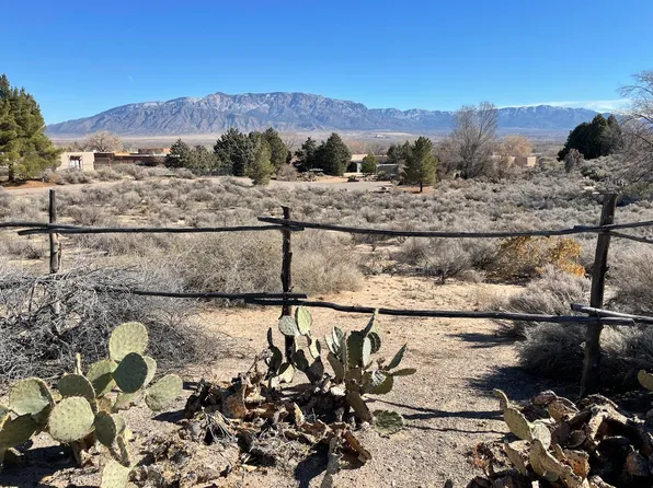 Dona Marta Ct, Corrales, NM 87048