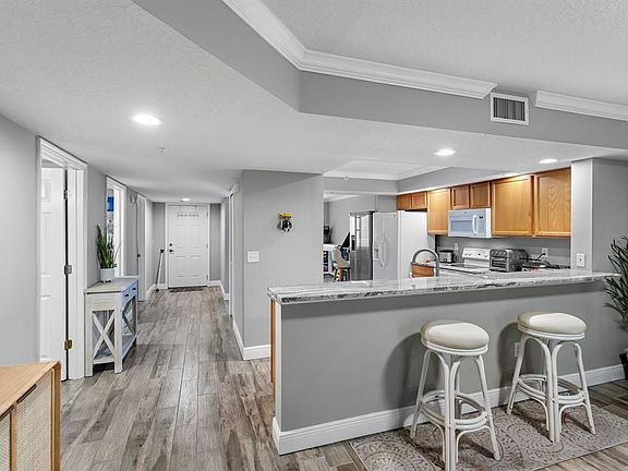 3rd image of 1150 Carmel Cir APT 106