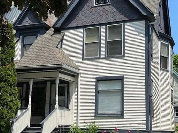 2726 N Murray Ave, Milwaukee, WI 53211