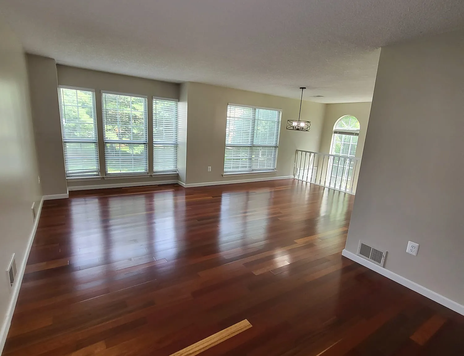 2 bed, 2.5 bath, 1272 sqft, $2,700 — Photo 4
