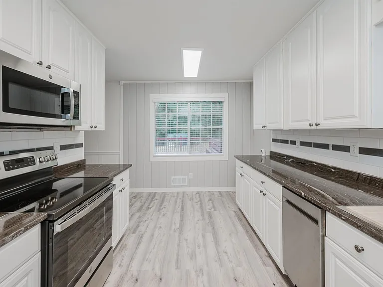 1440 Hickory Ln — Photo 15