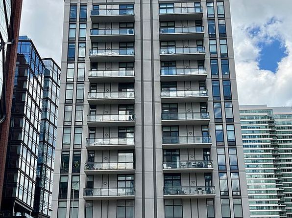 740 W Fulton St APT 1112