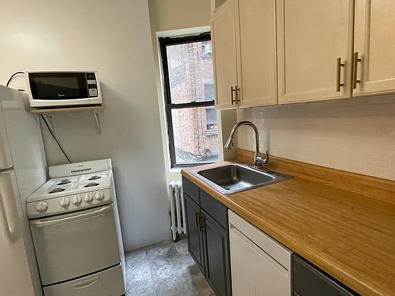 5th image of 367 W 35th St APT 5