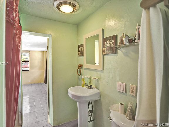 3rd image of 85 NE 171st St