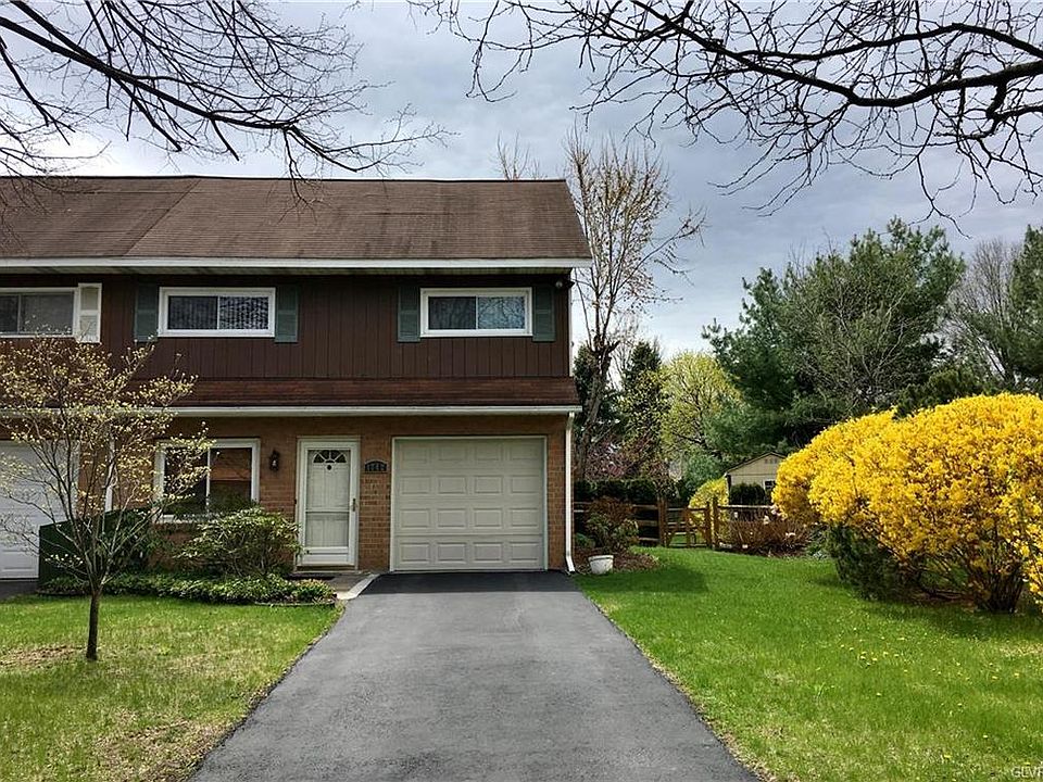 1st image of 1742 Markham Dr