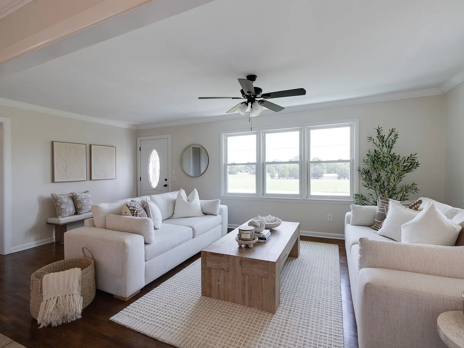 3 bed, 1224 sqft, $3,500 — Photo 3