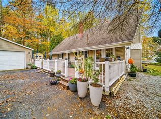 933 Long Shadow Ln, Roaming Shores, OH 44085