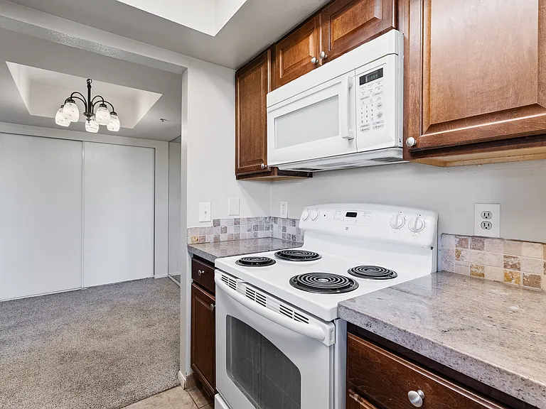 7065 N 2200 W #2F — Photo 11