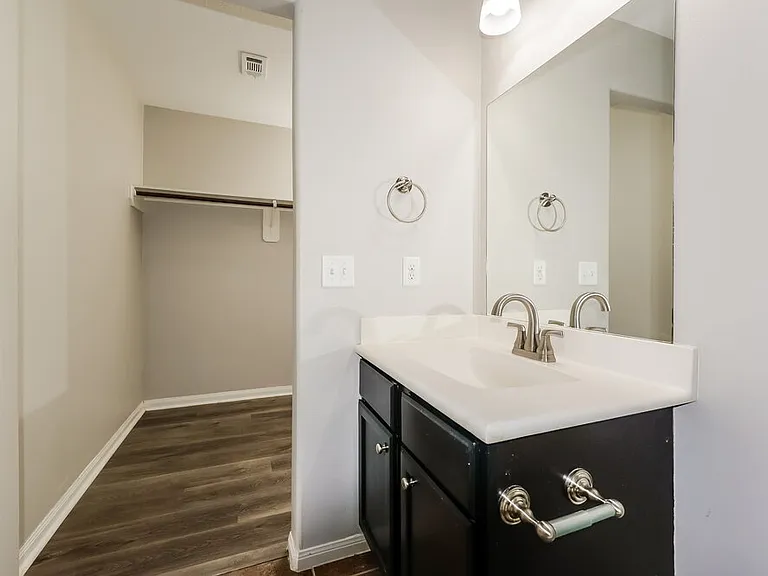 261 Kellyn Ct — Photo 10