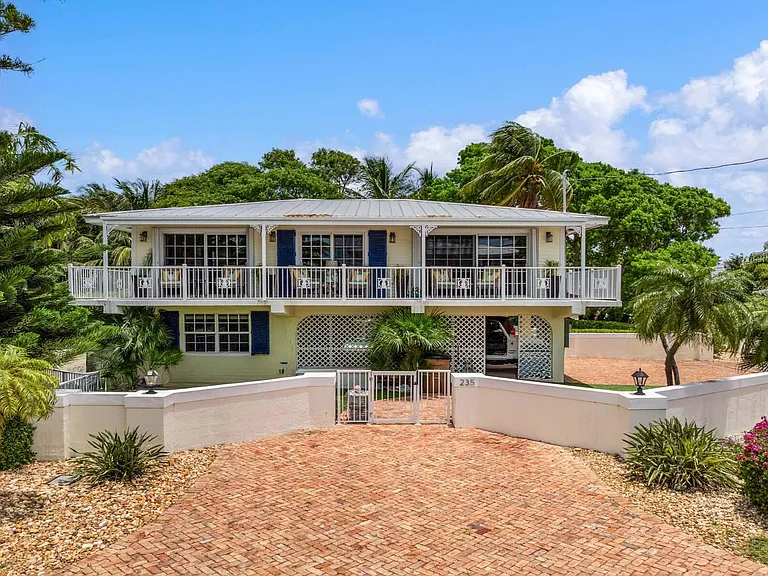 235 W Seaview Cir — Photo 55