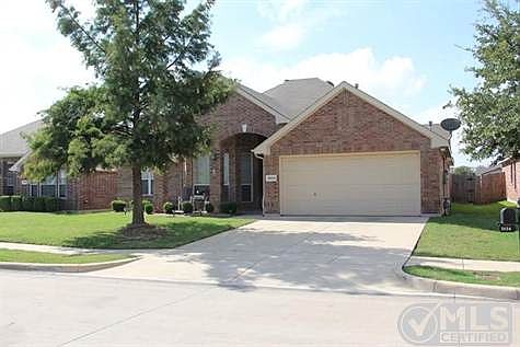 1st image of 3824 Sevenoaks Dr