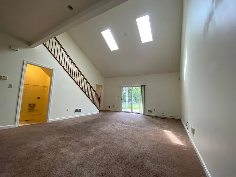 106 Amber Ln — Photo 16