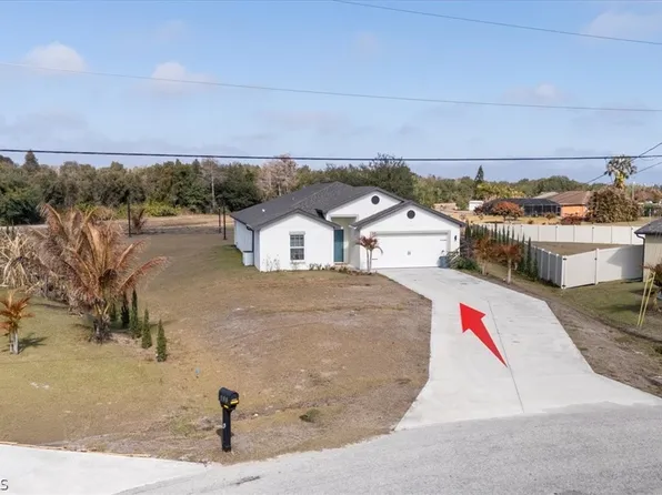 828 Youngreen Dr, Fort Myers, FL 33913