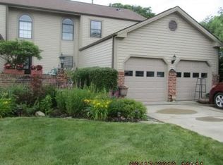 1198 Valleyview Dr, Lawrence, PA 15055