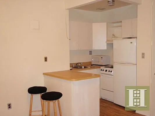 Rented by Halstead Real Estate | media 4