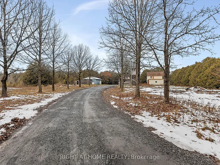1864 Manotick Station Rd — Photo 37
