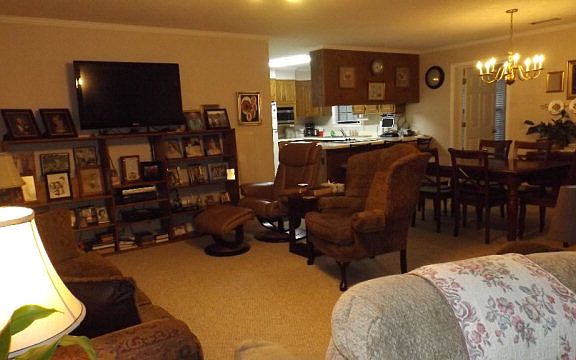 3rd image of 506 S Wiley Ave