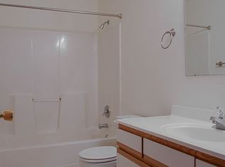 2805 7th St SW APT E, Minot, ND 58701