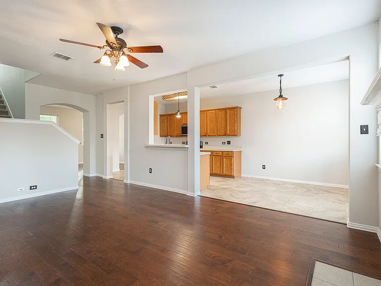 1509 Heron Dr — Photo 9