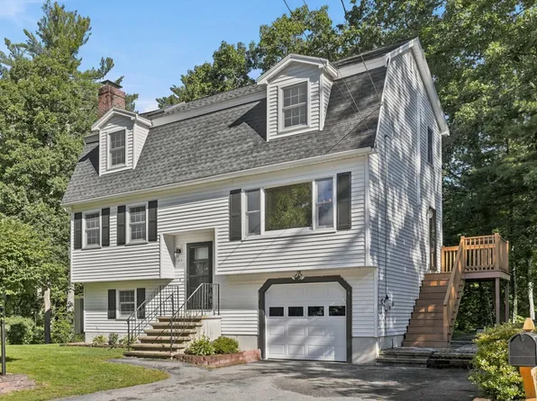 21 Pumpkin Ln, Tewksbury, MA 01876