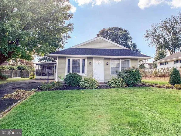 225 Allendale Dr, Morrisville, PA 19067