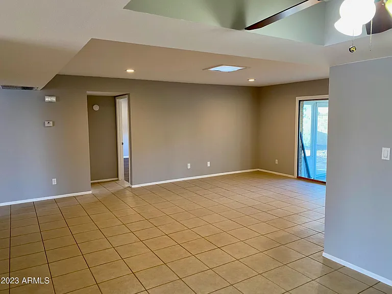 5714 W Carol Ann Way — Photo 4