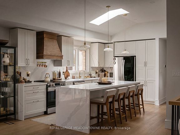 4th image of 1562 Gore Rd