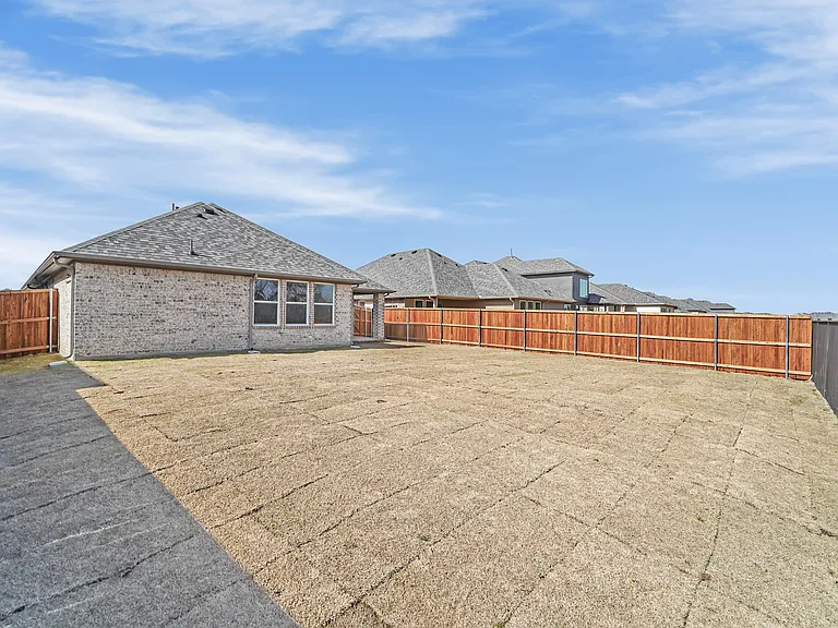 2905 Cantoni Crk — Photo 34