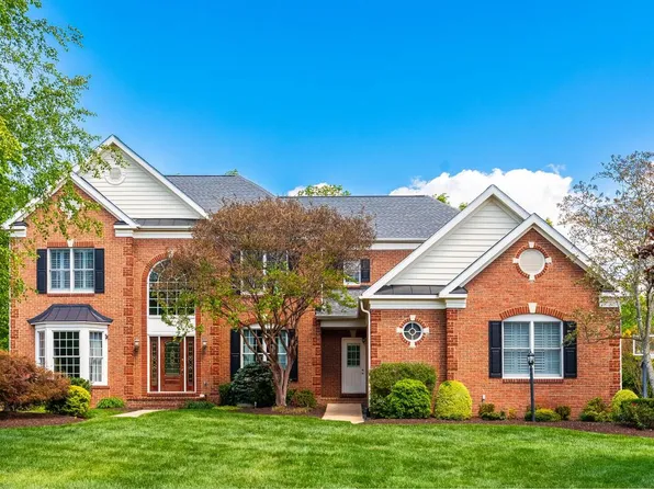 25554 Mimosa Tree Ct, Chantilly, VA 20152
