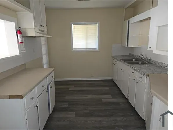 3511 Sykes Park Dr, Jackson, MS 39212