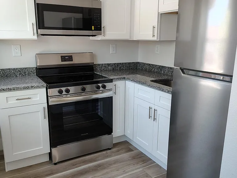 475 Umatilla Blvd #21 — Photo 5