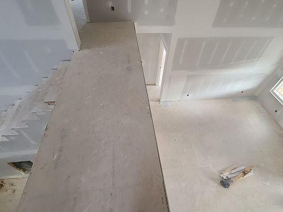 5th image of 126 East St