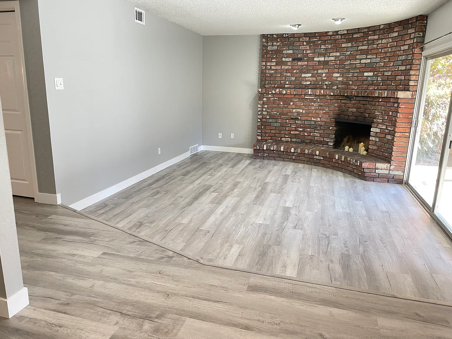 2 bed, 1000 sqft, $2,000 — Photo 2
