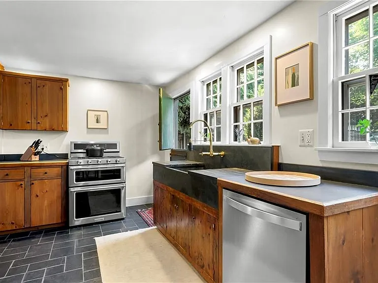 27 William St — Photo 13