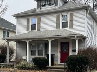 28 Portland St, Holyoke, MA 01040