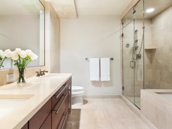 240 Riverside Boulevard image 7 of 16