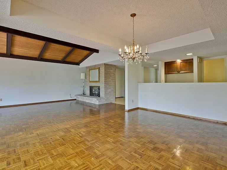8224 Claret Ct — Photo 10
