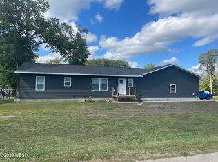 504 2nd St, Henry, SD 57243