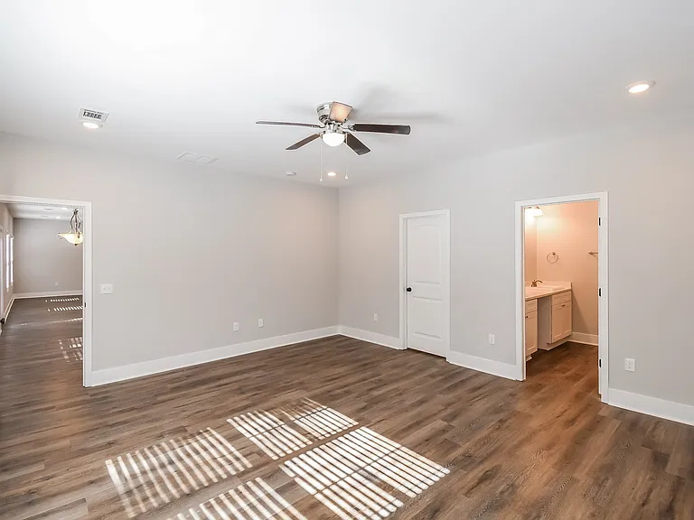 67 Greyfield Dr — Photo 10