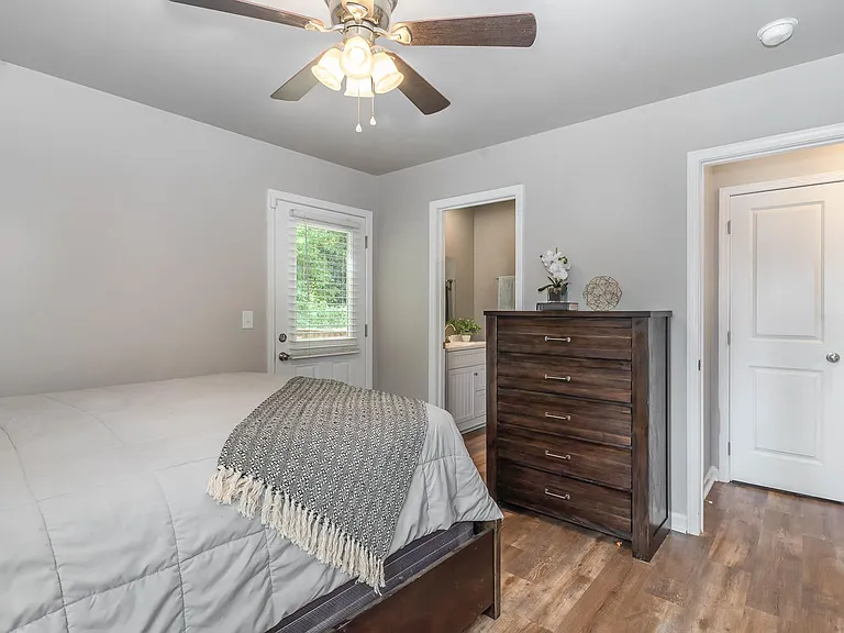 908 Mapleash Ave — Photo 20