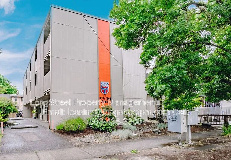 115 NW 15th St #33 — Photo 1