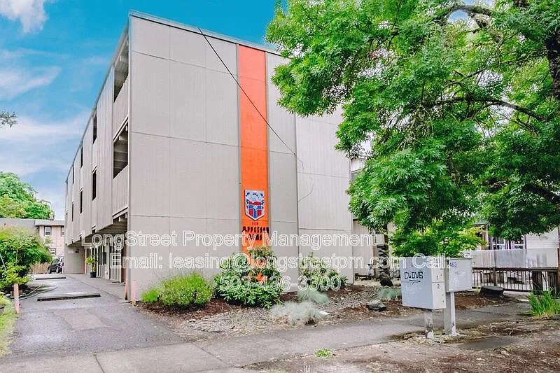 115 NW 15th St #33