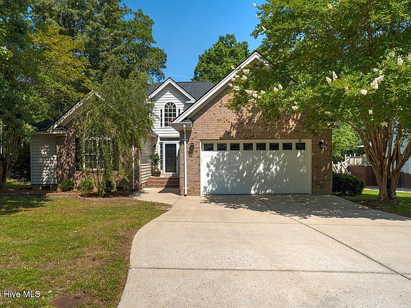 2nd image of 3052 Woods Walk Way