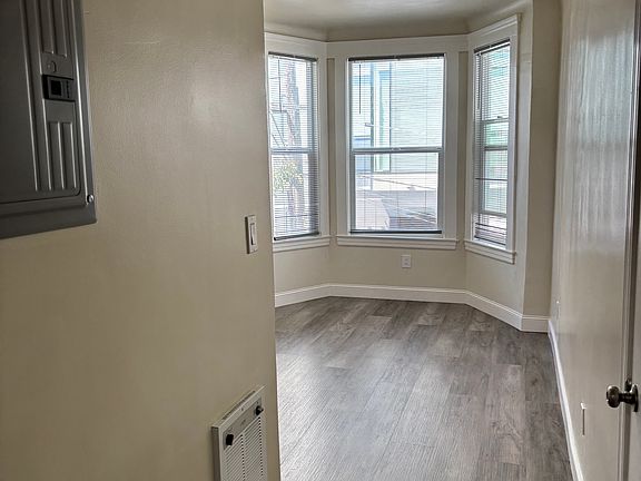 3rd image of 506 Grove St APT 206