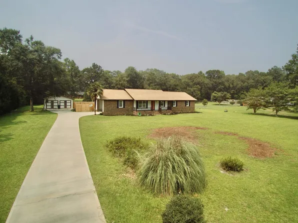 1003 Lucia Dr, Byron, GA 31008