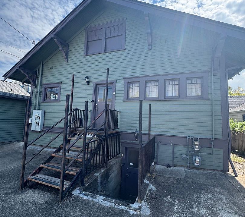 1st image of 412 SW 5th St #201