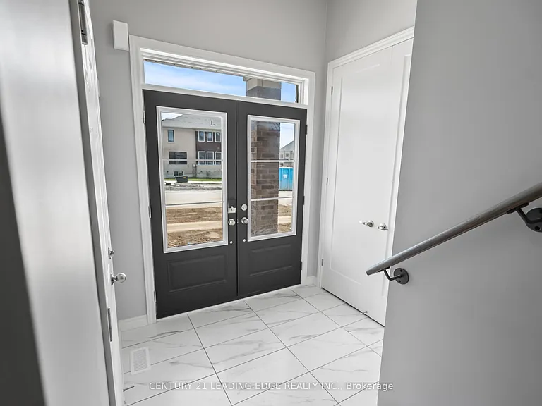 1097 Trailsview Ave — Photo 3